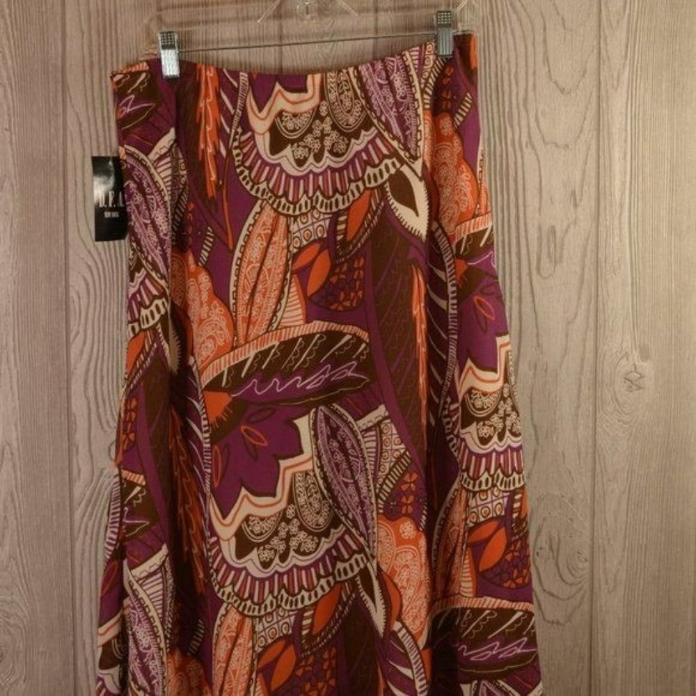 NWT D.F.A. New York Colorful Skirt Large L